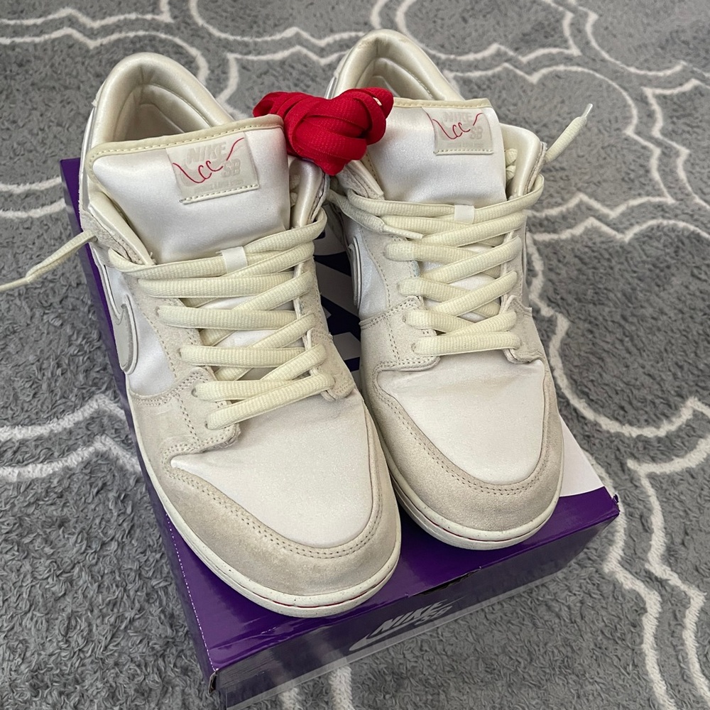 Nike SB Dunk Low “City of Love”